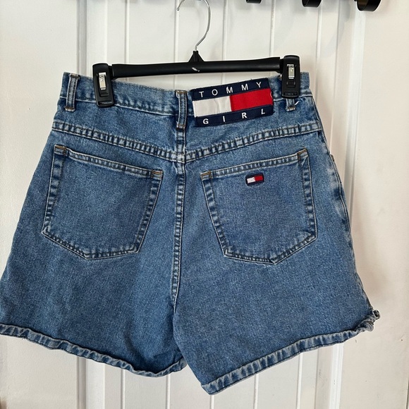 Tommy Hilfiger vintage Y2K Women's Blue Jean Shorts - Picture 2 of 4